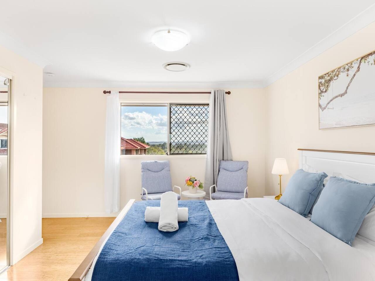 Holiday home Homy Self Contained Unit Sunnybank Cbd Street Parking *