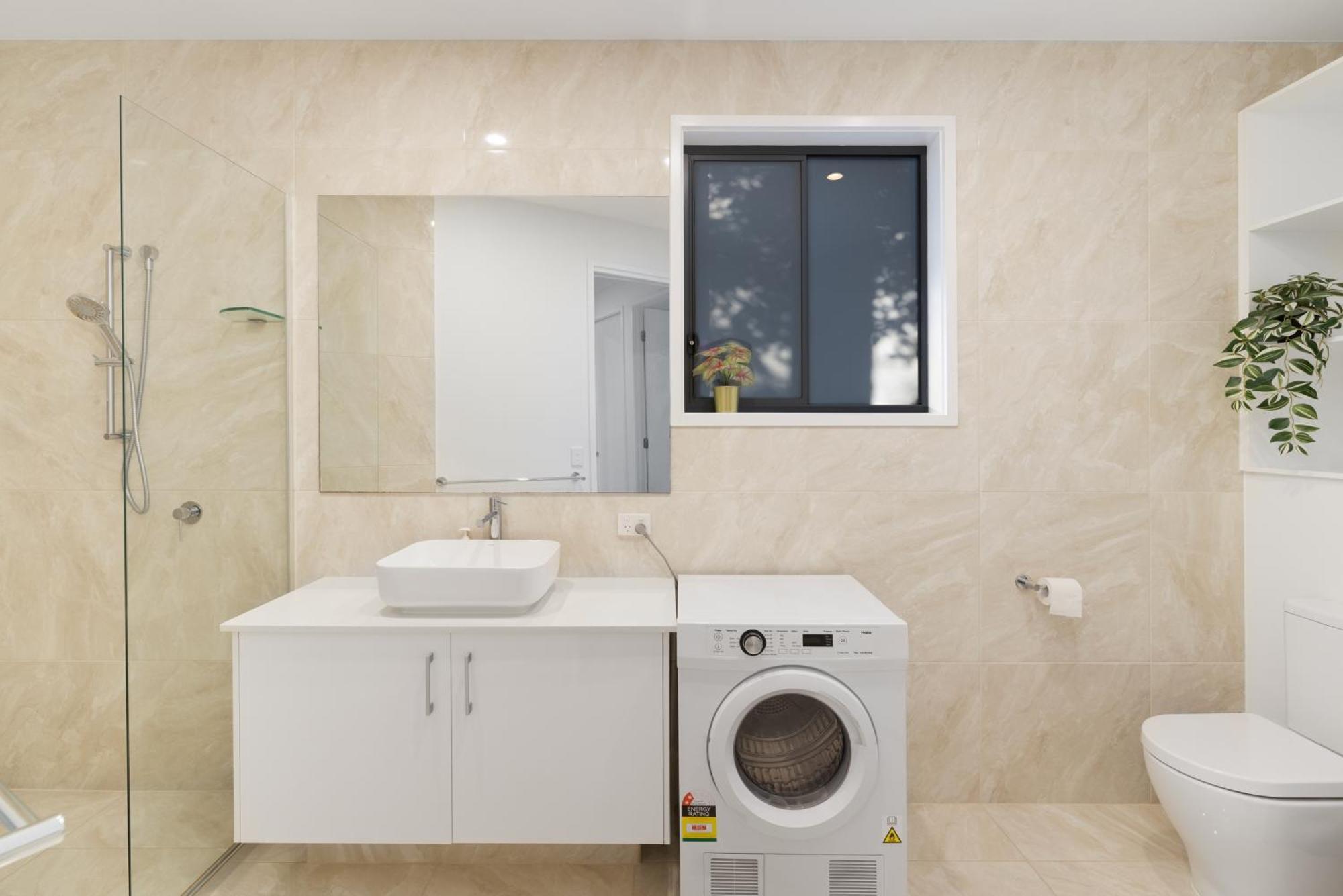 Modern 2 Bedrooms House Close To Qeii Hospital & Grifith Uni Apartamento *