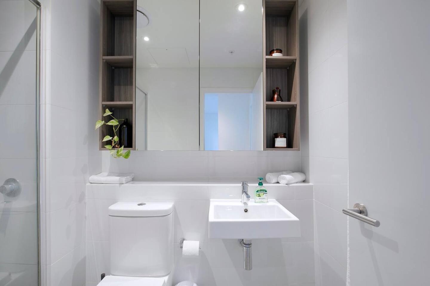 'urban Lushscape' Hotel-style Comfort In Newstead * Brisbane