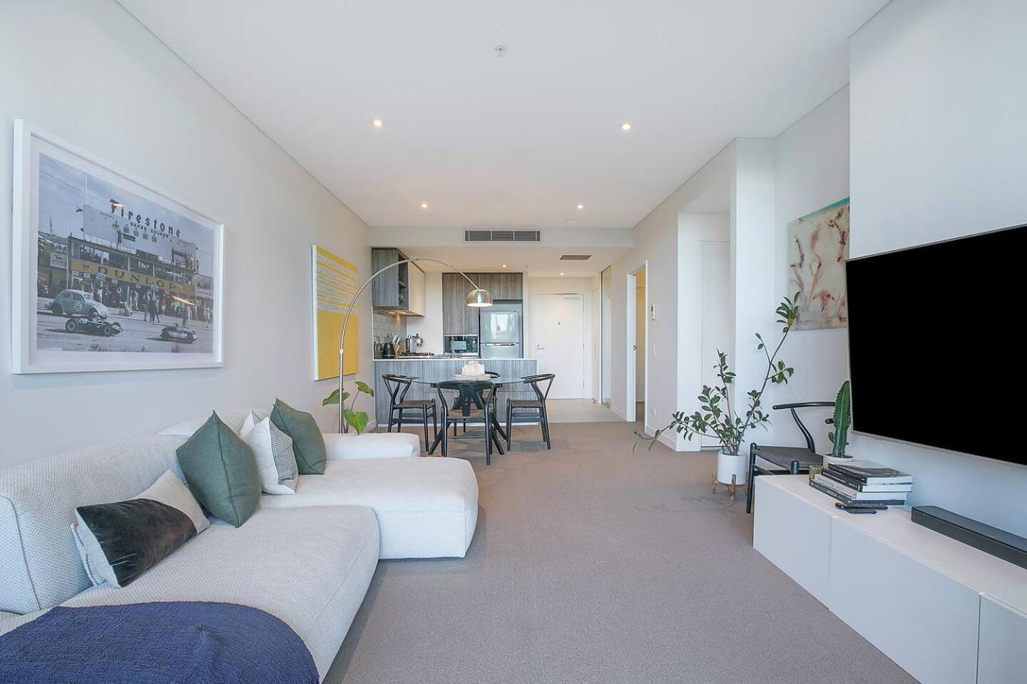 Apartment 'urban Lushscape' Hotel-style Comfort In Newstead *