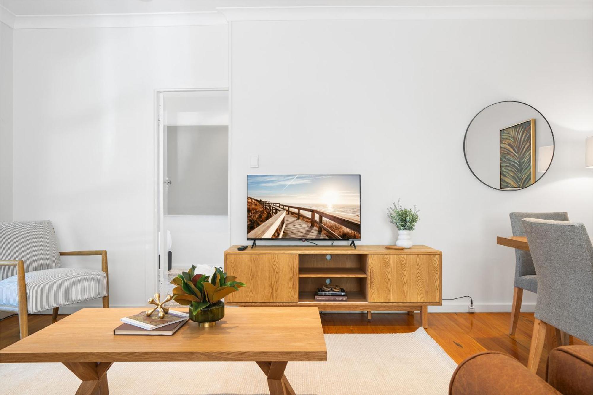 Apartment Bright 3-bed With Garden By Banks Street Reserve Brisbane