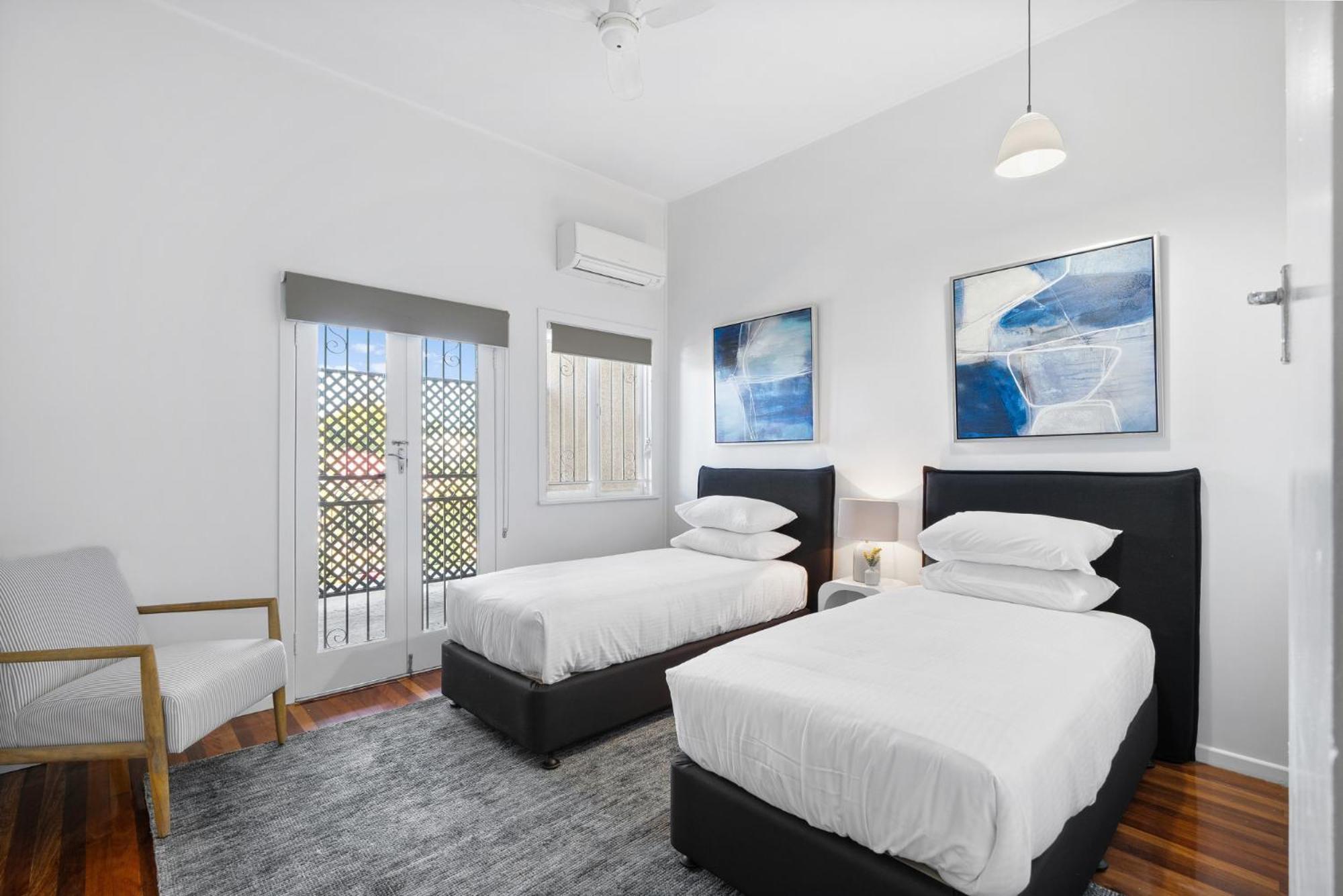 Bright 3-bed With Garden By Banks Street Reserve * Brisbane