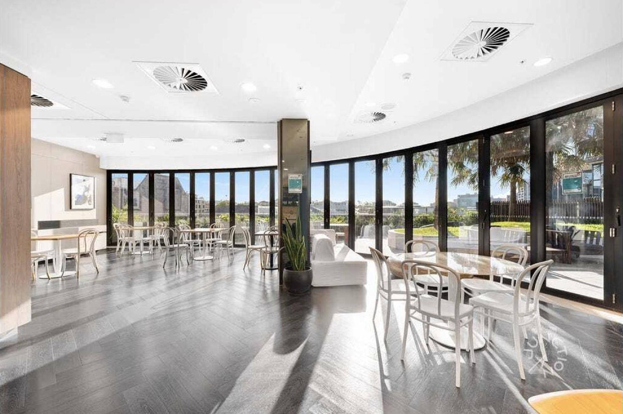 Stylish 1br With Mountain Views *