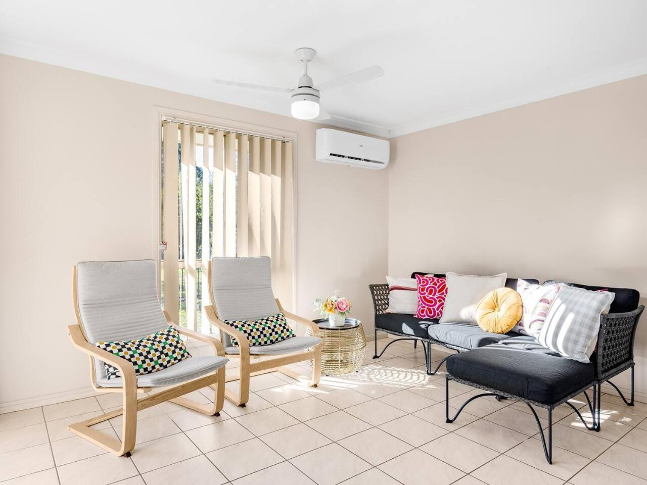 Spacious 3 Bed Retreat 1min To Mall Sunnybank Hill Holiday home Brisbane