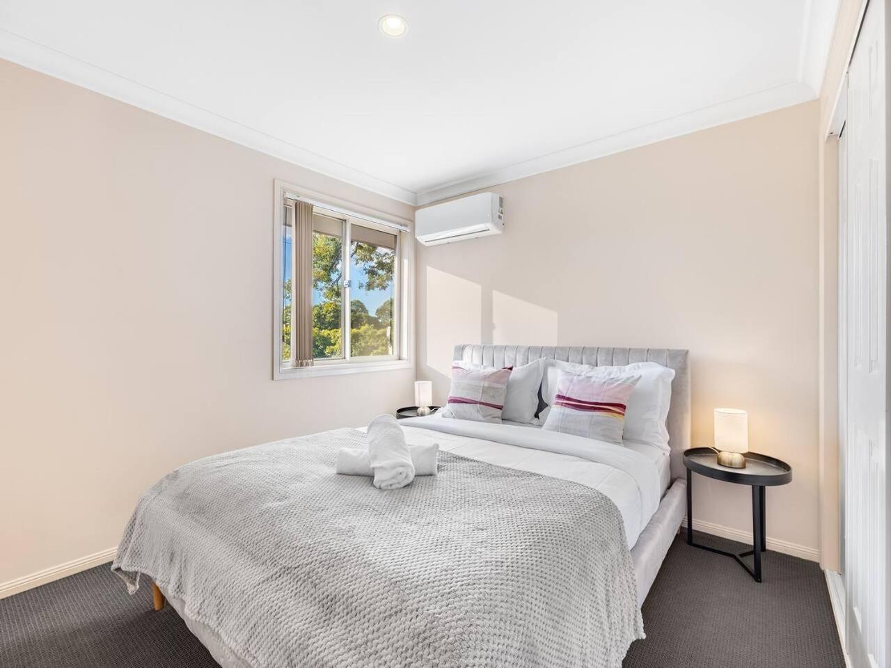 Holiday home Spacious 3 Bed Retreat 1min To Mall Sunnybank Hill *