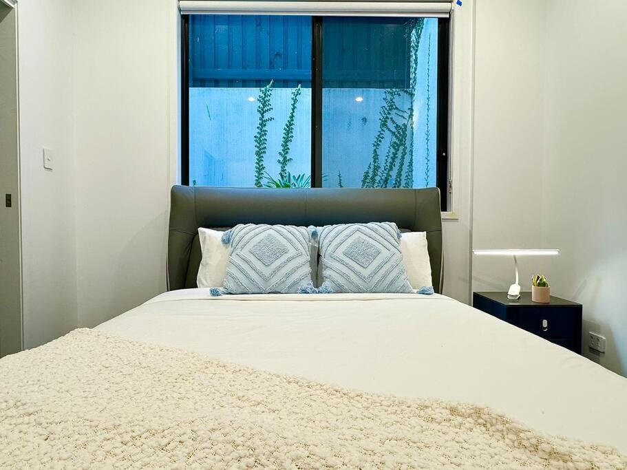 Sharehouse 2bedroom-retreat At Bardon * Brisbane