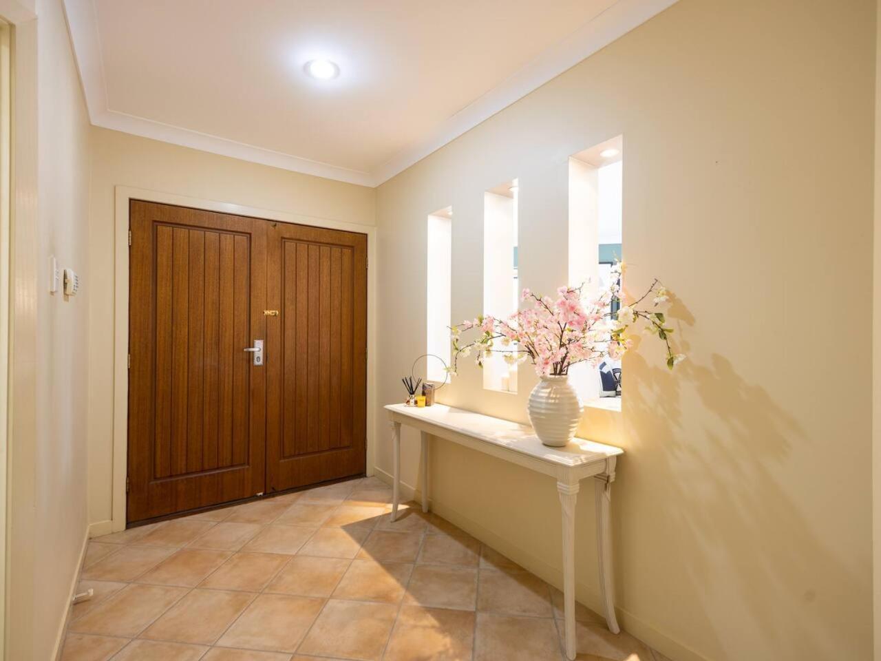 Bauhaus Design 5 Bedrooms At Carindale Brisbane