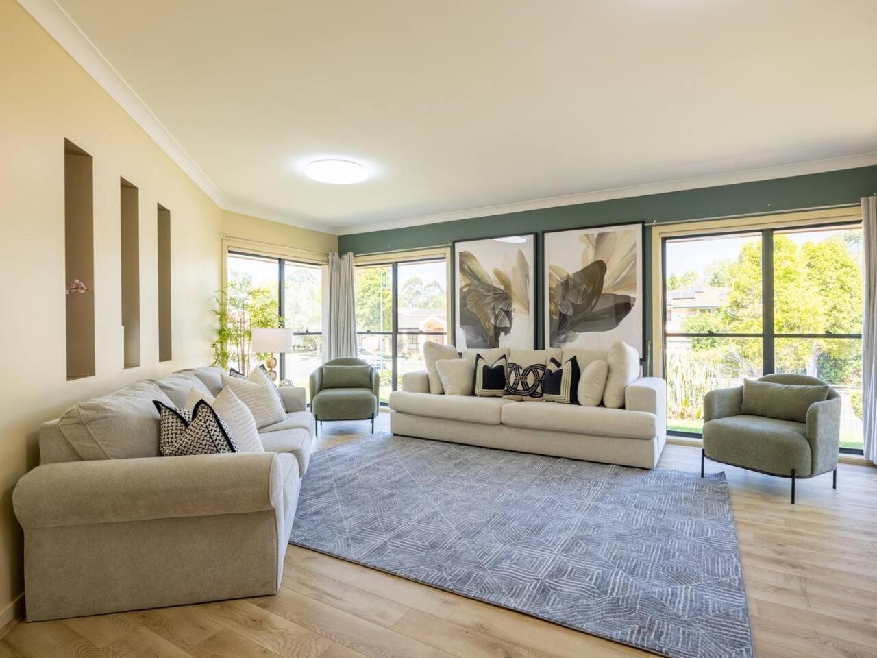 Holiday home Bauhaus Design 5 Bedrooms At Carindale