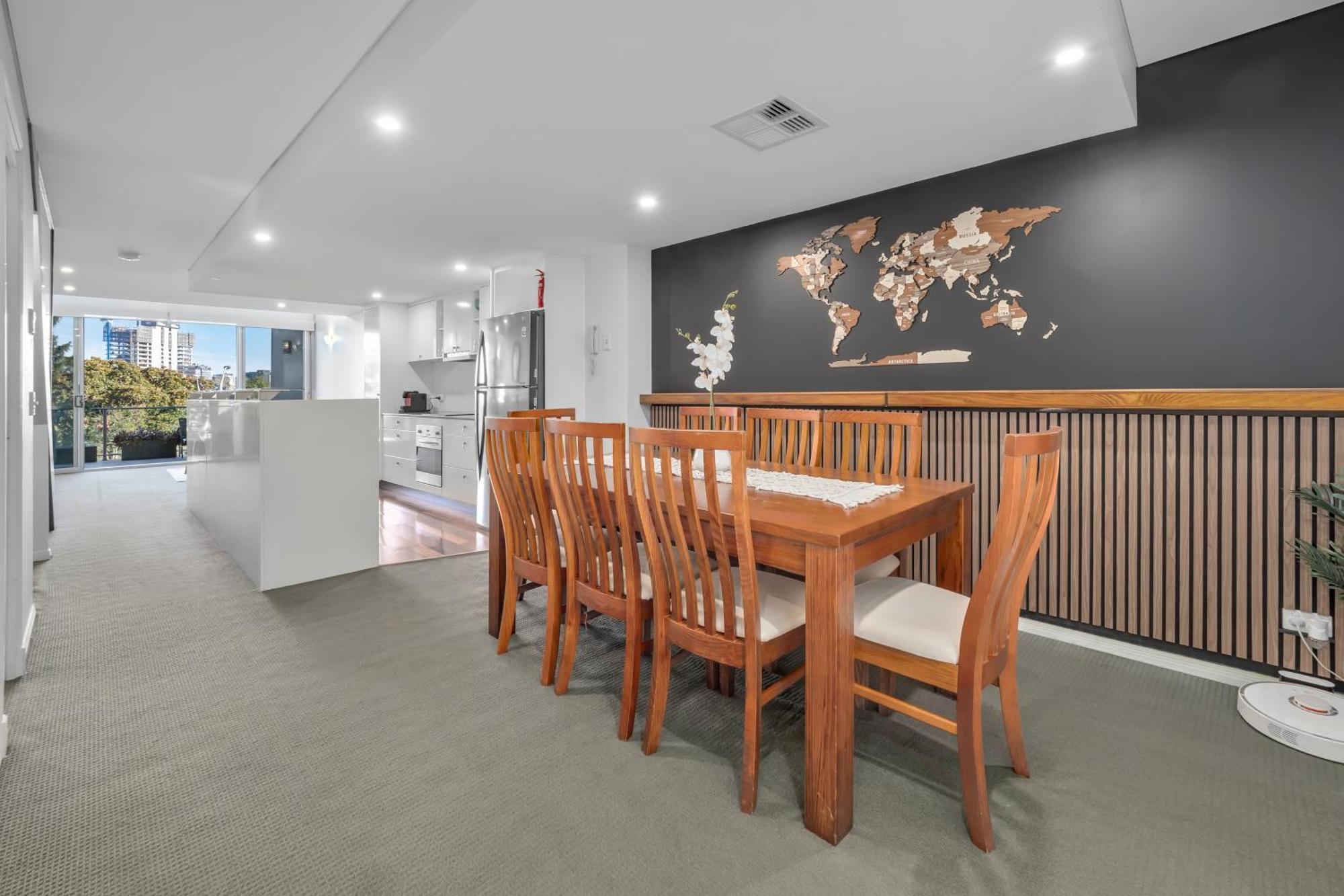 Entire 2 Bedroom Penthouse With Carpark Brisbane