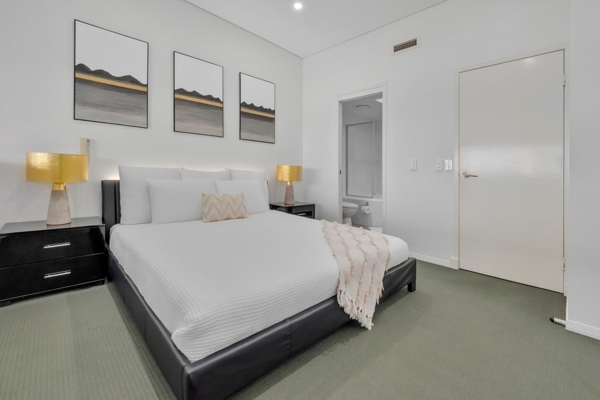 Entire 2 Bedroom Penthouse With Carpark Brisbane