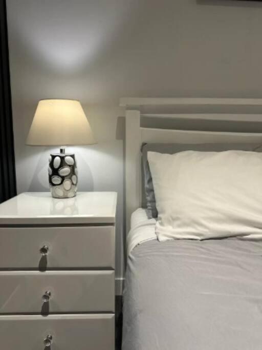 Valley Gem - View 1 Bedroom At Fv Peppers Apartment Brisbane