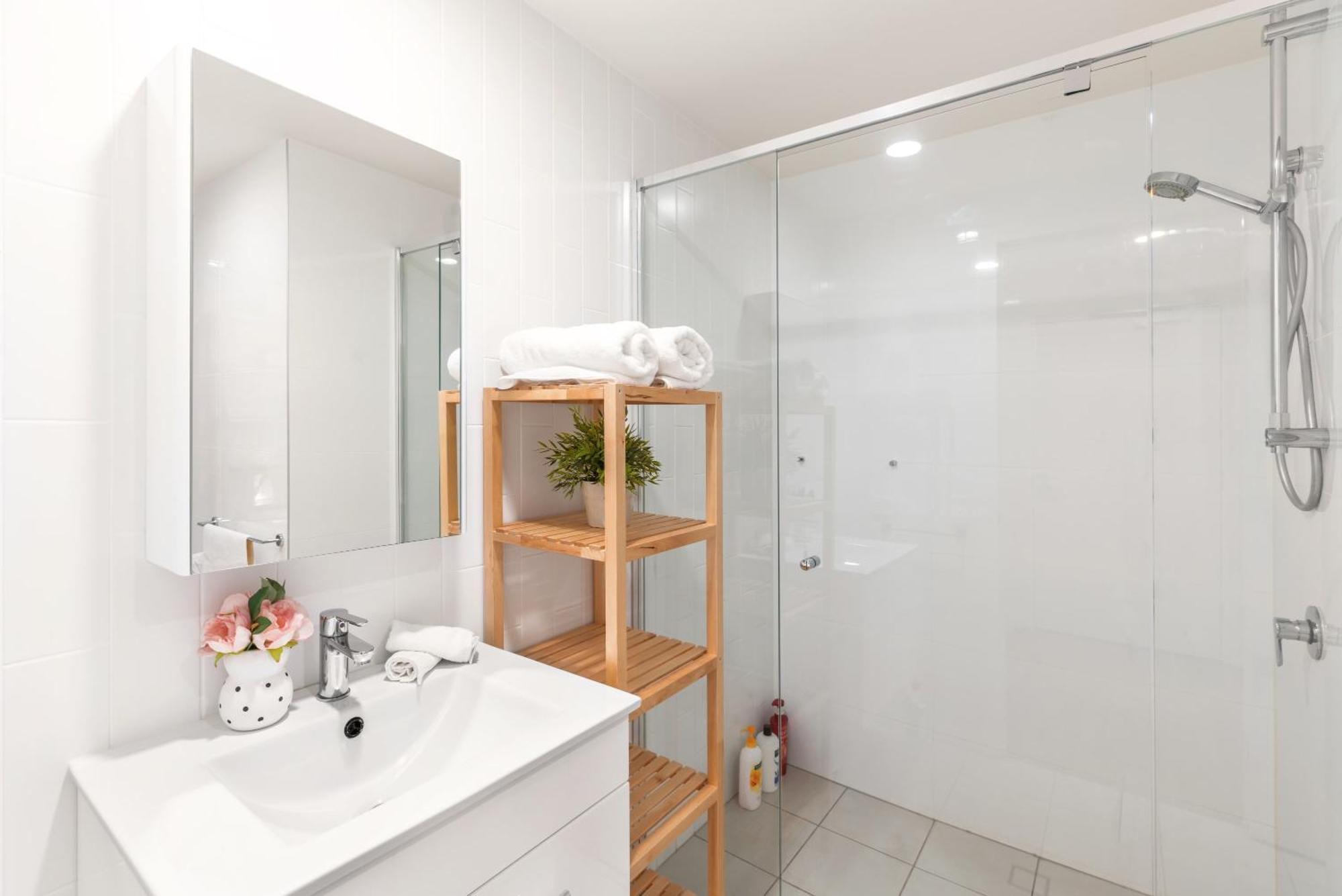Perfect Location W Roof Pool Gym Brisbane