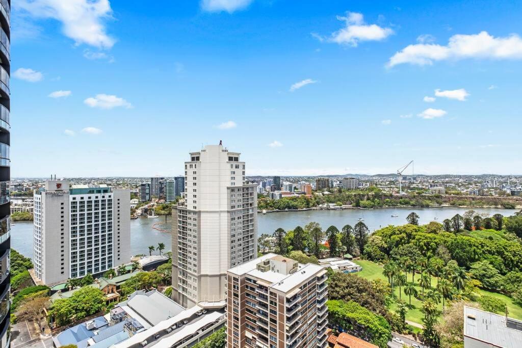 Urban Cbd Elegance With River&botanic Garden Views Apartment