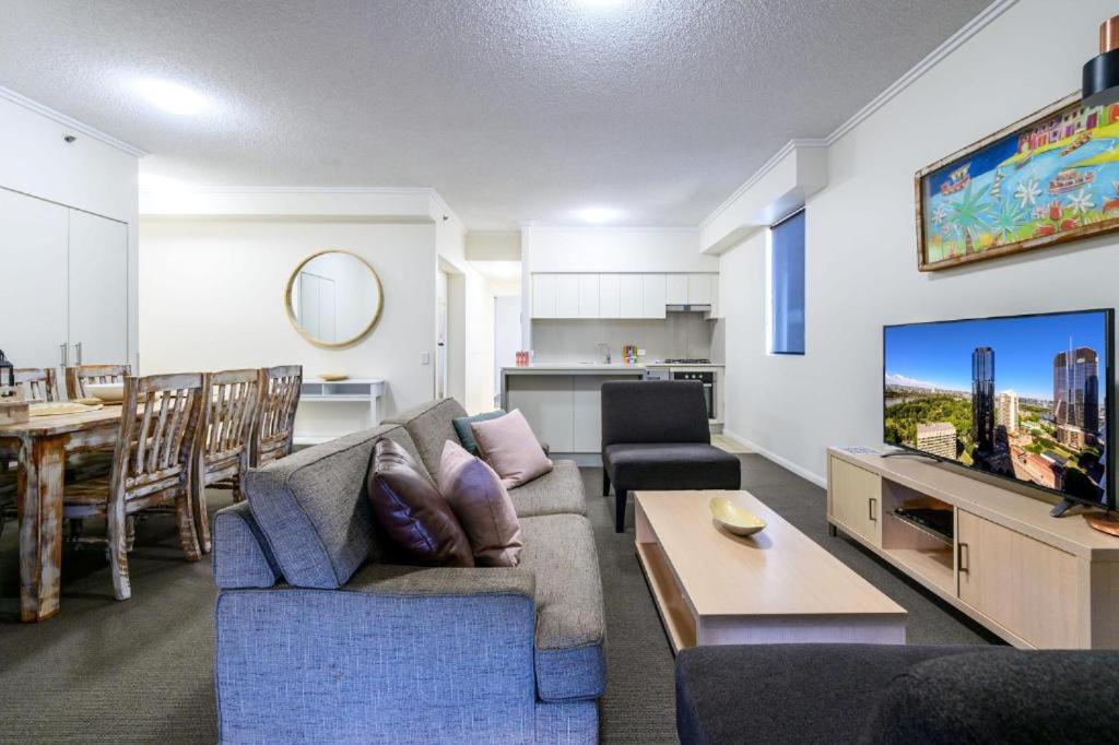 Urban Cbd Elegance With River&botanic Garden Views Apartment