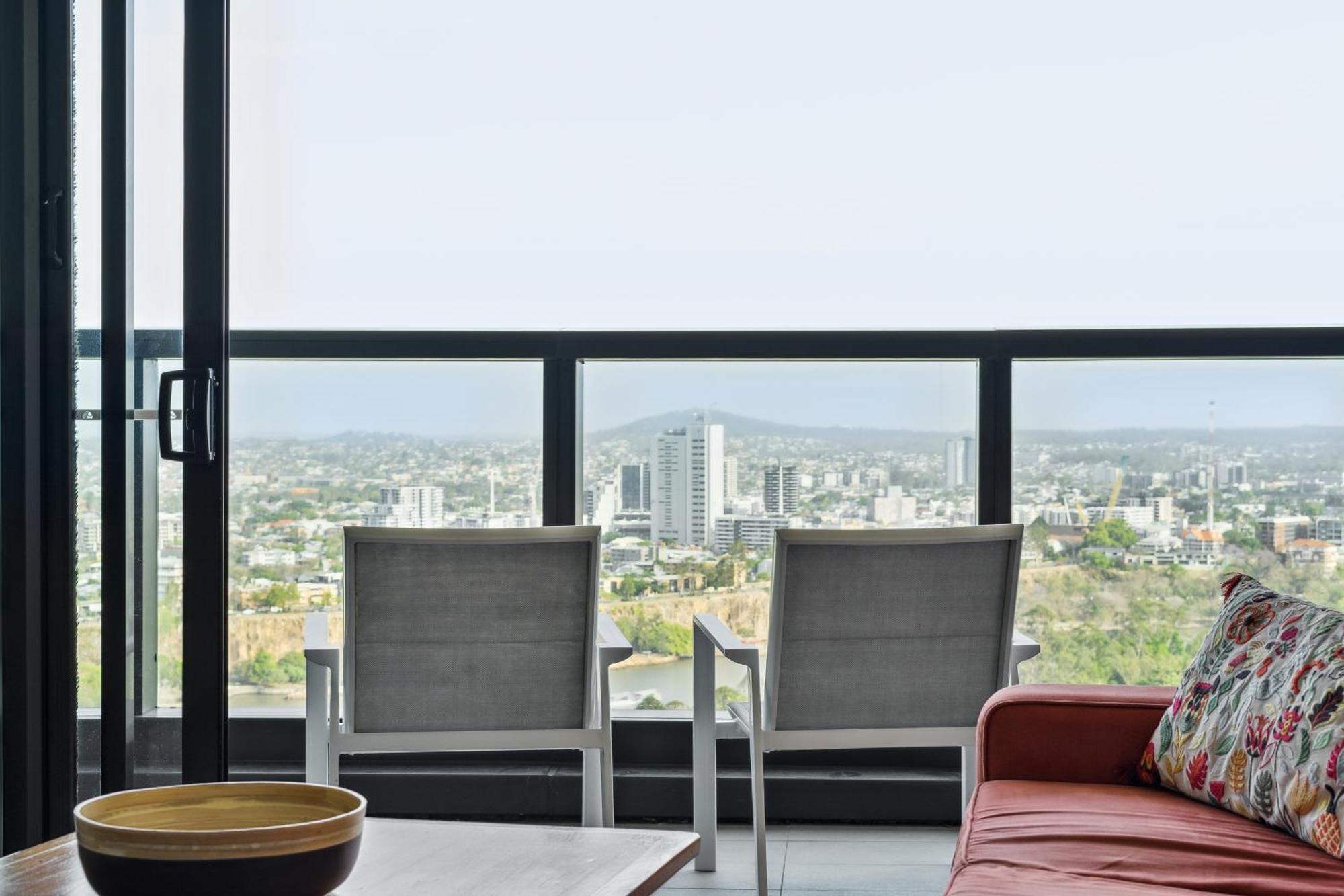 Apartment Balcony With Gardens&river Views By Stylish Brisbane