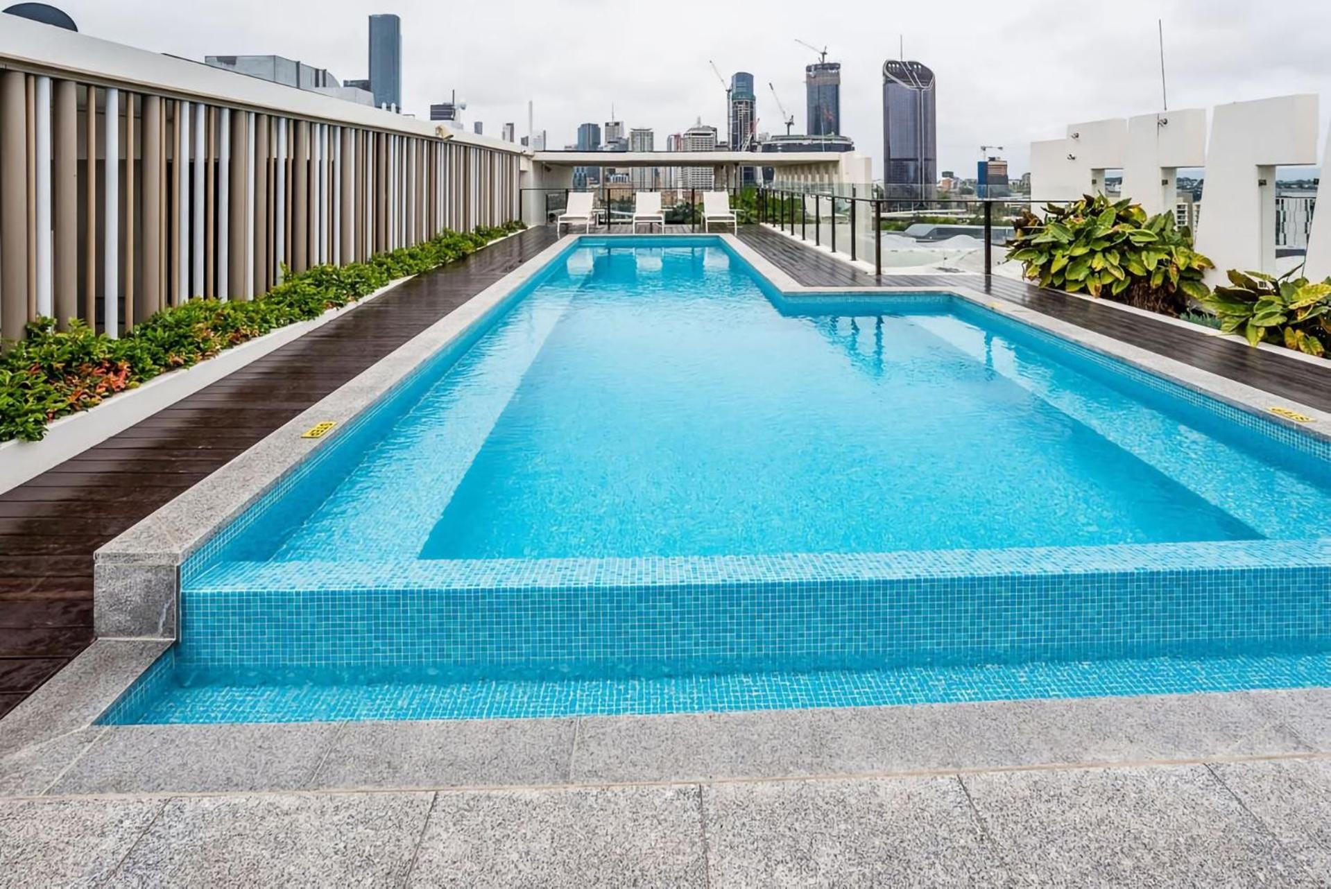 Apartment Stylish Inner Oasis W Pool Rooftop Terrace *