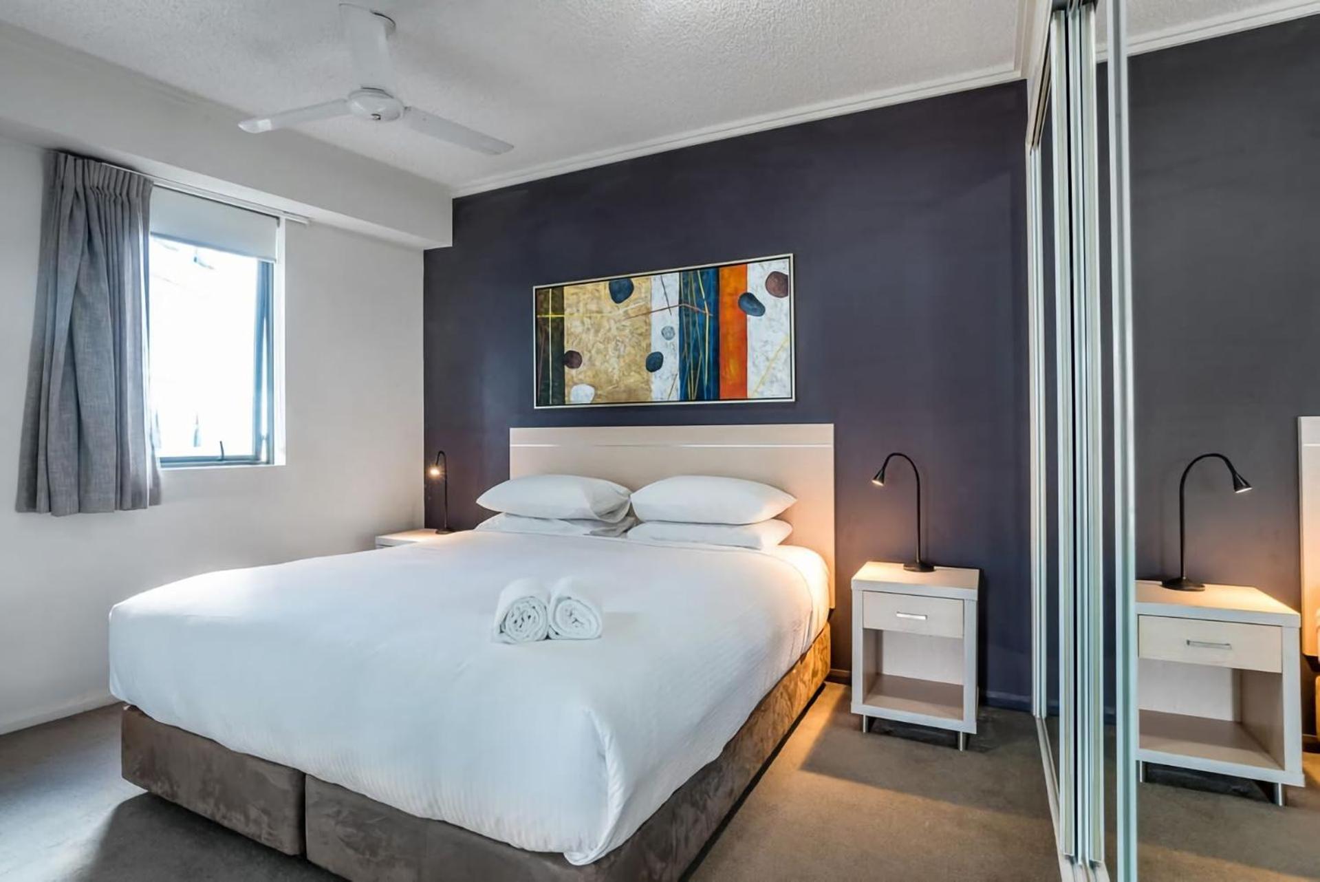 Skyline Sanctuary 1br With River Views