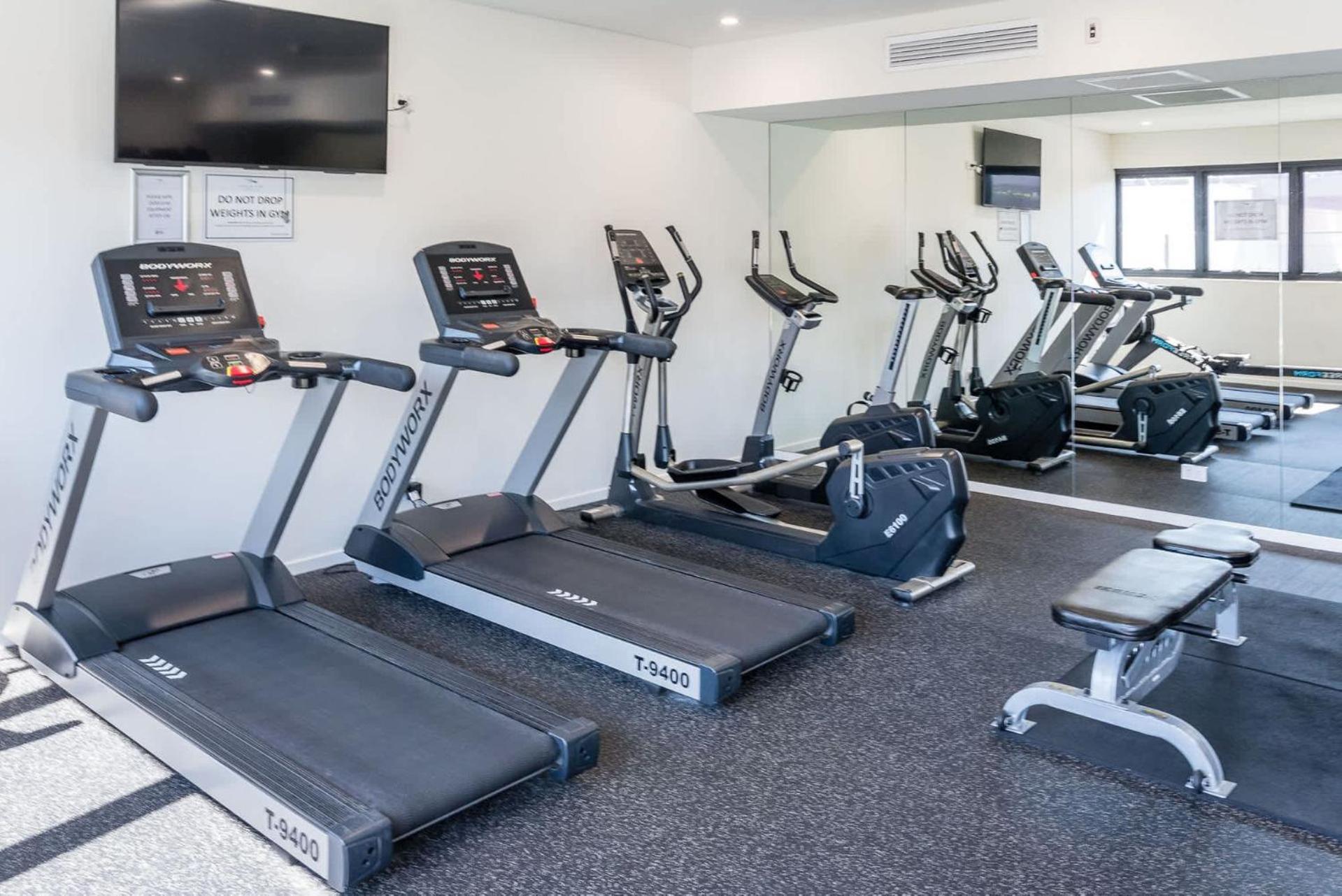Hanlon Park Escape 250m To Stones Corner Village Apartment