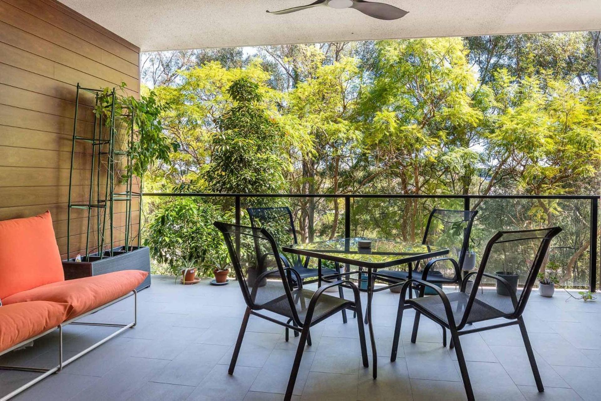 Apartment Hanlon Park Escape 250m To Stones Corner Village