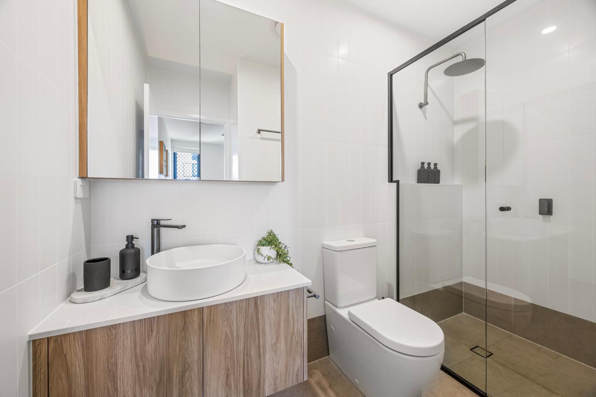 Apartment Family Retreat - Free Secure Car Park, Garden Westfield Shopping, Restaurants