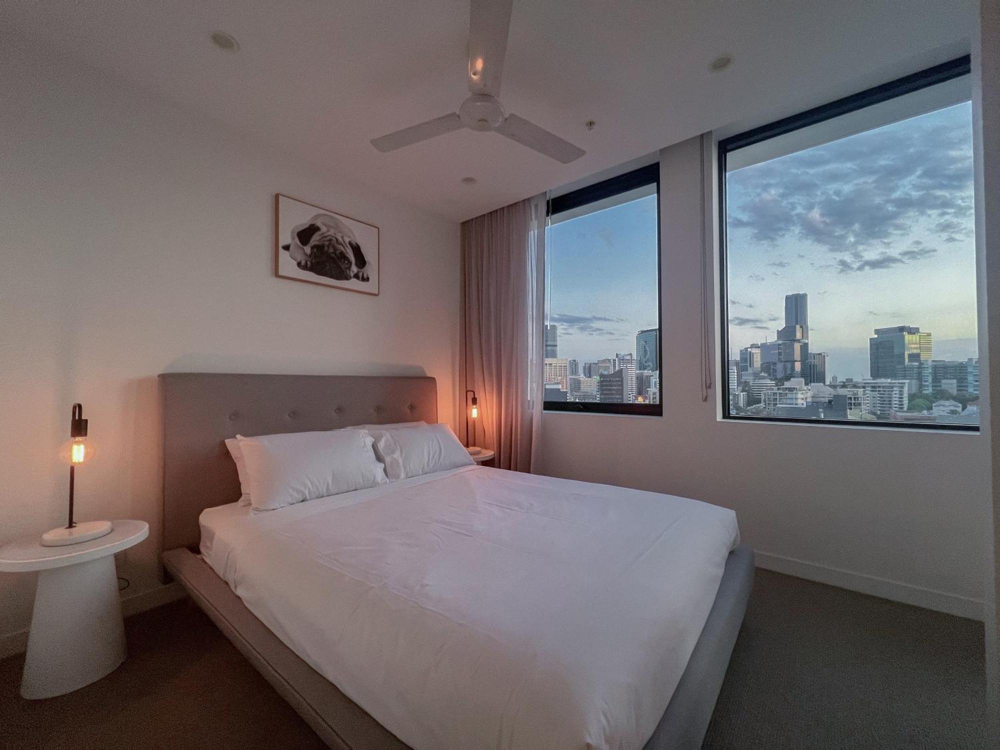 Spacious 2bed 2bath With Views Brisbane