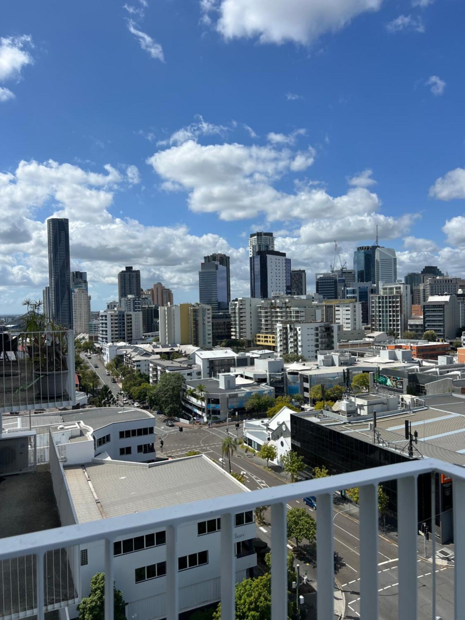 Spacious 2bed 2bath With Views