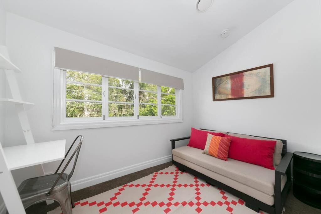 Milton Mews Red Townhouse - Auchenflower, Pets Apartment Brisbane