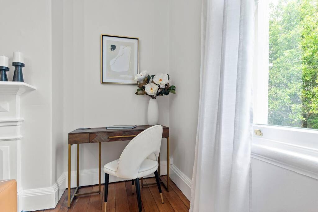 Apartment Art Deco W Modern Twist 1bed 1bath 1car New Farm Brisbane