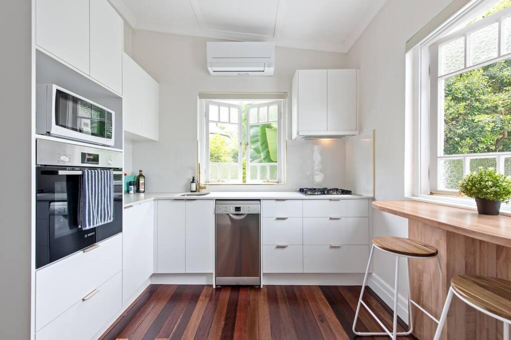 Apartment Art Deco W Modern Twist 1bed 1bath 1car New Farm Brisbane