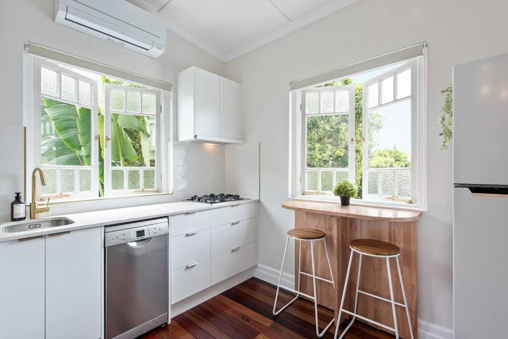 Art Deco W Modern Twist 1bed 1bath 1car New Farm Brisbane
