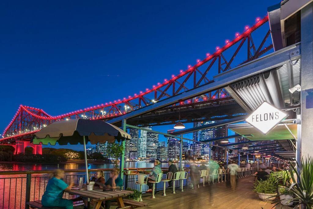Art Deco W Modern Twist 1bed 1bath 1car New Farm * Brisbane
