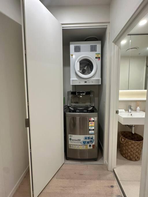 West End Boutique - Private 2 Bedroom 2 Bathroom Near South & Bne City *