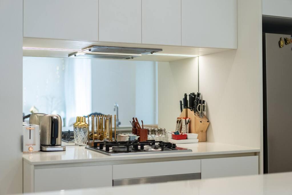 West End Boutique - Private 2 Bedroom 2 Bathroom Near South & Bne City