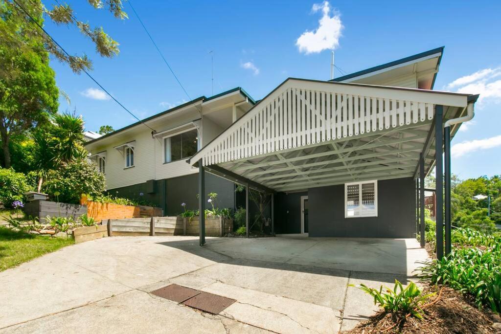 Tallywood 3 The Hacienda 2bed Pets Yard Pool Holiday home Brisbane