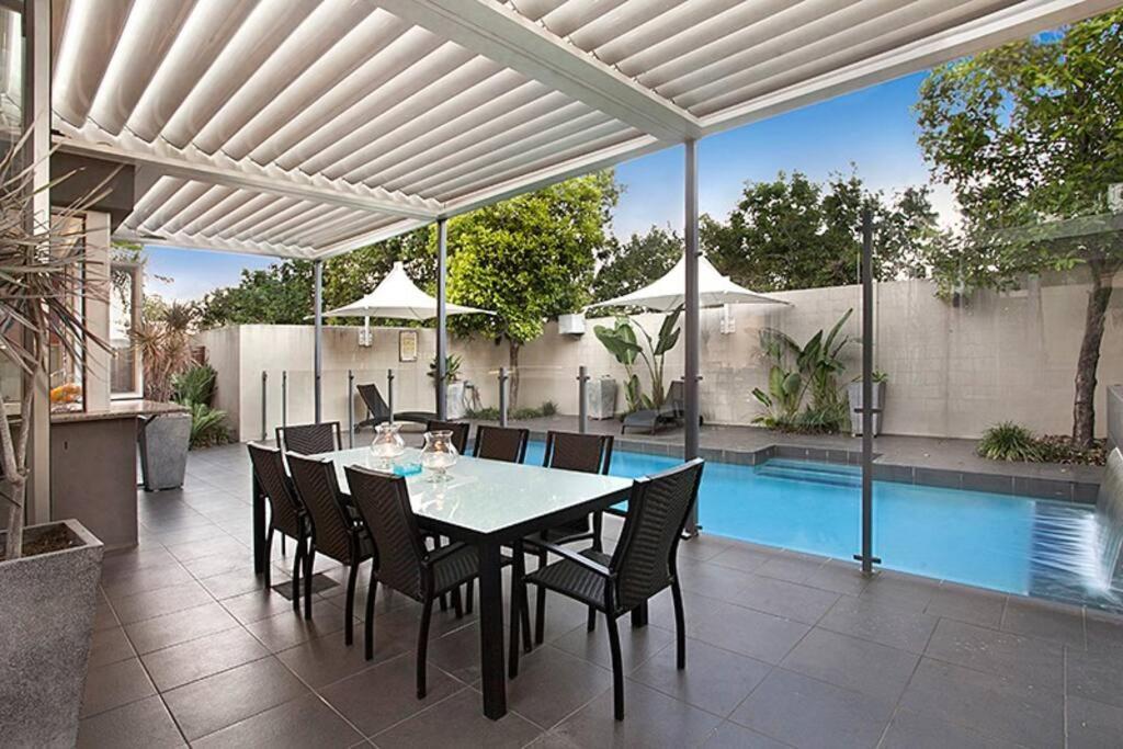Lambert House Lower & Middle Levels * Brisbane
