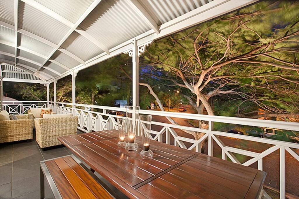 Lambert House, Luxury, Sleeps 15