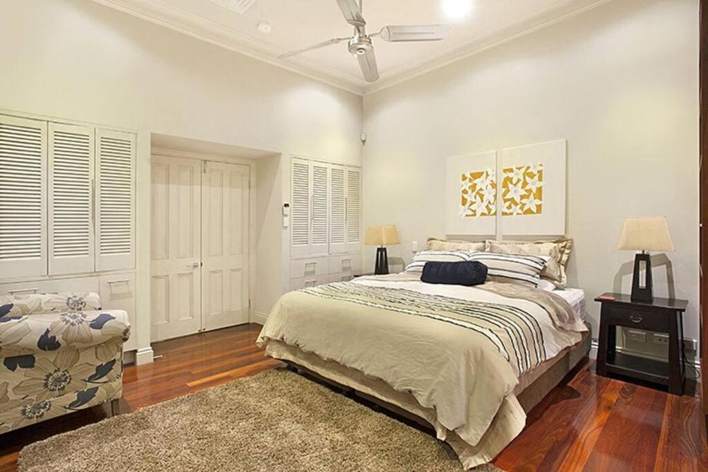 Holiday home Lambert House, Luxury, Sleeps 15