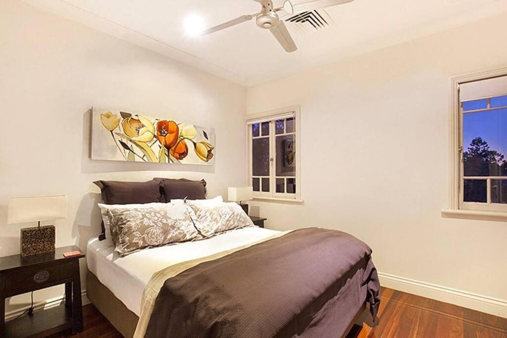 Holiday home Lambert House, Luxury, Sleeps 15 *