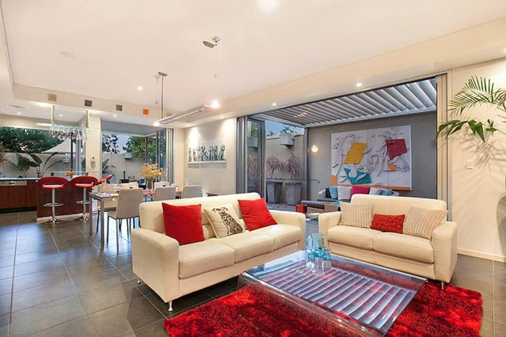 Holiday home Lambert House, Luxury, Sleeps 15 Brisbane