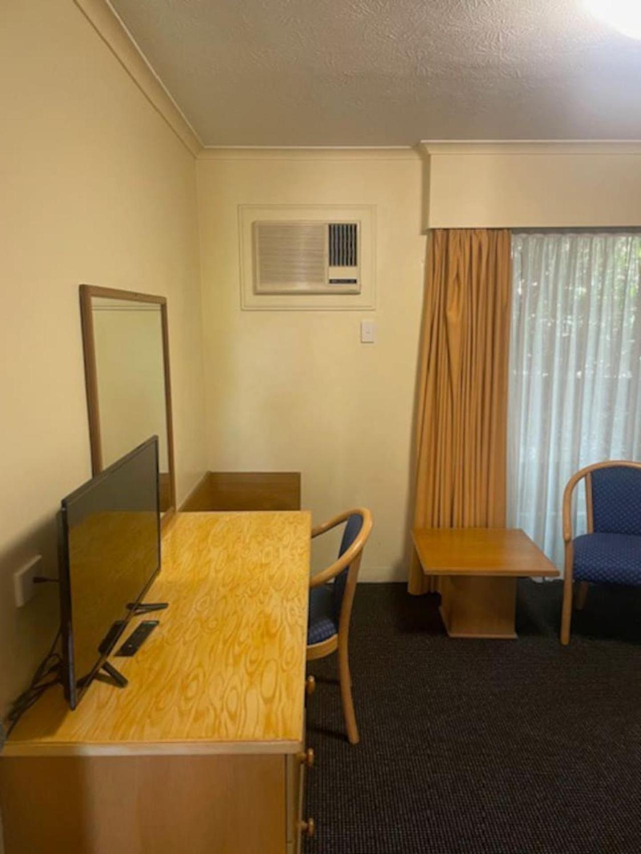 Hotel Cozy 1 Bedroom Ideal 4 Business