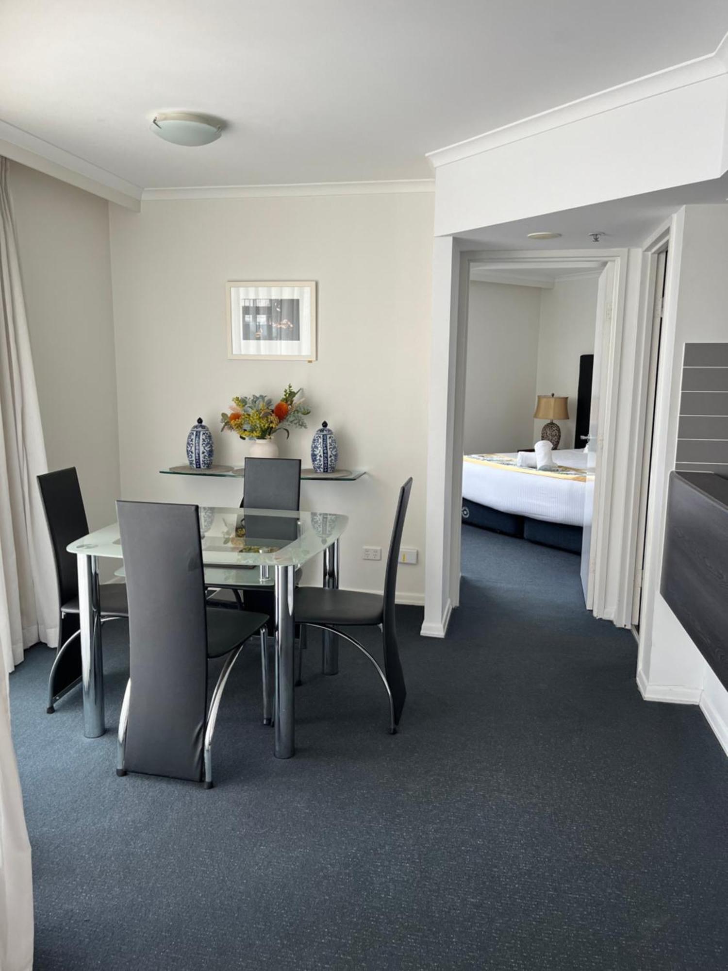 Apartment Best Location Cbd & Free Parking *