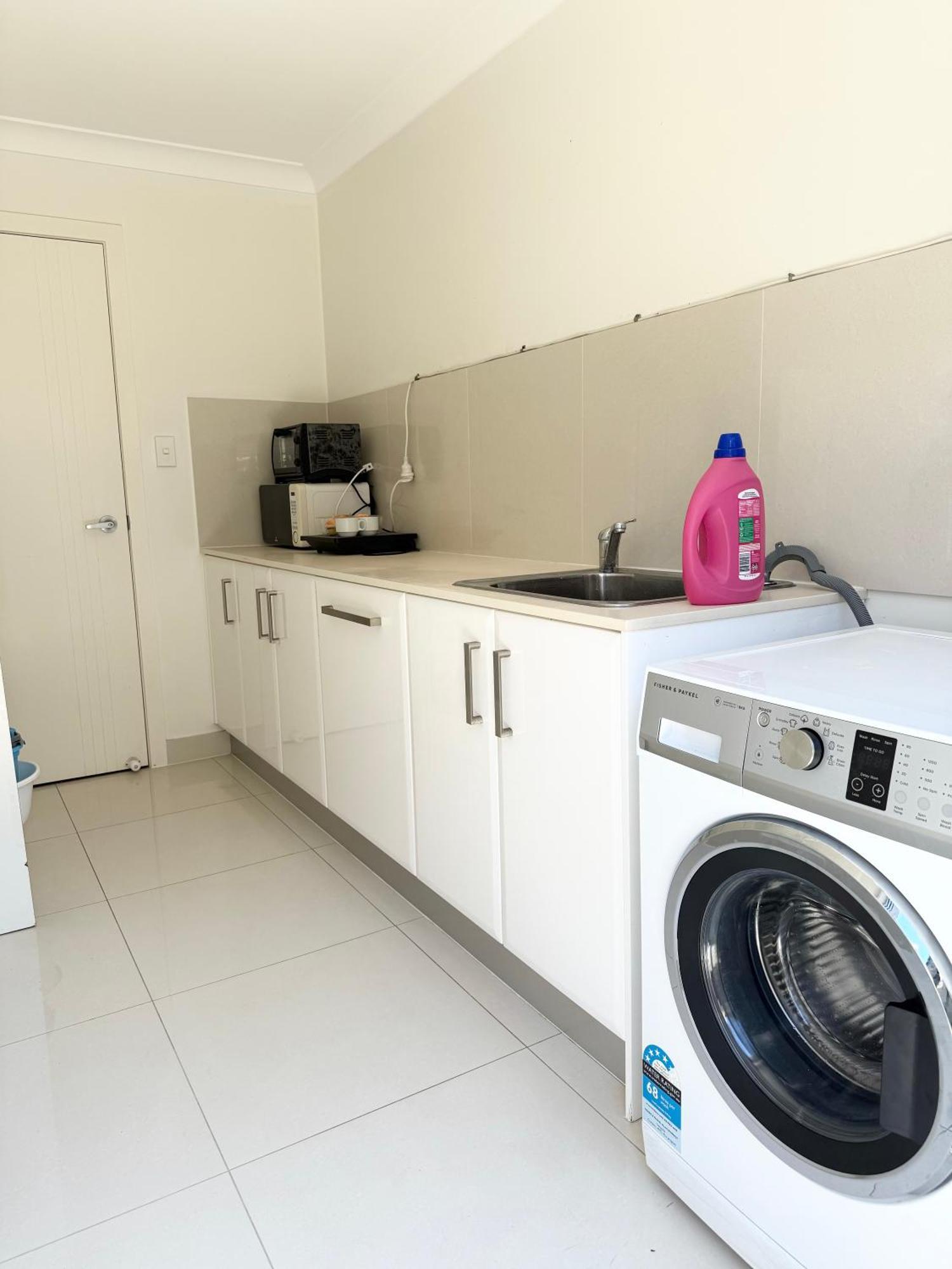 Homestay 2 Spacious With Shared Bathroom In Modern Sunnybank
