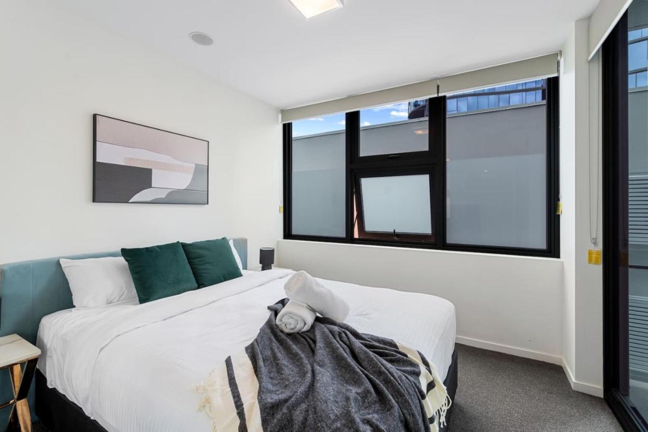 Apartment 2bd In *
