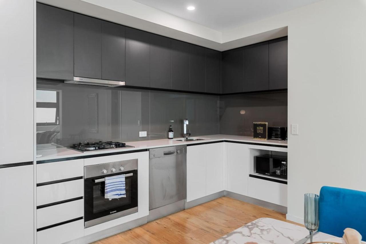 2bd In * Brisbane