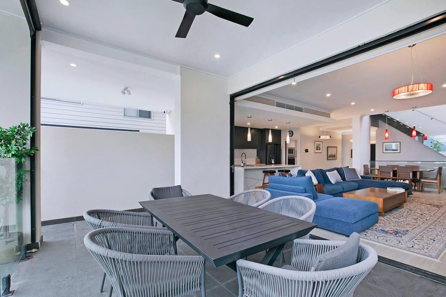The Stuart Tri Level Luxury With Poolside Dining