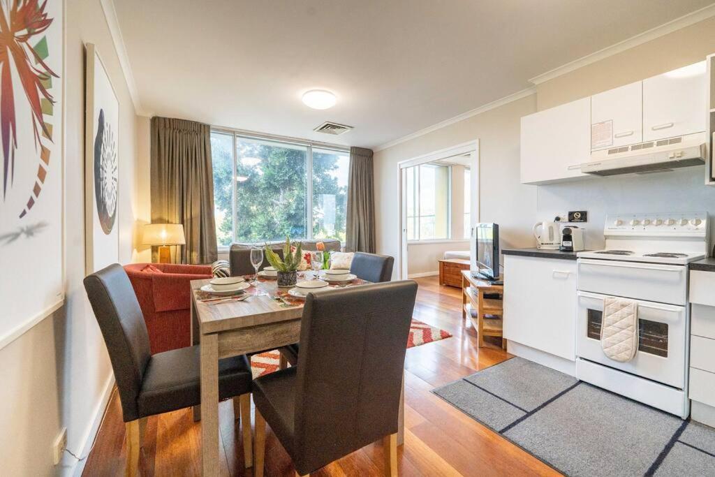 Apartment Quaint Auchenflower 1b1b W Parking Close To Uq - Af304 Brisbane
