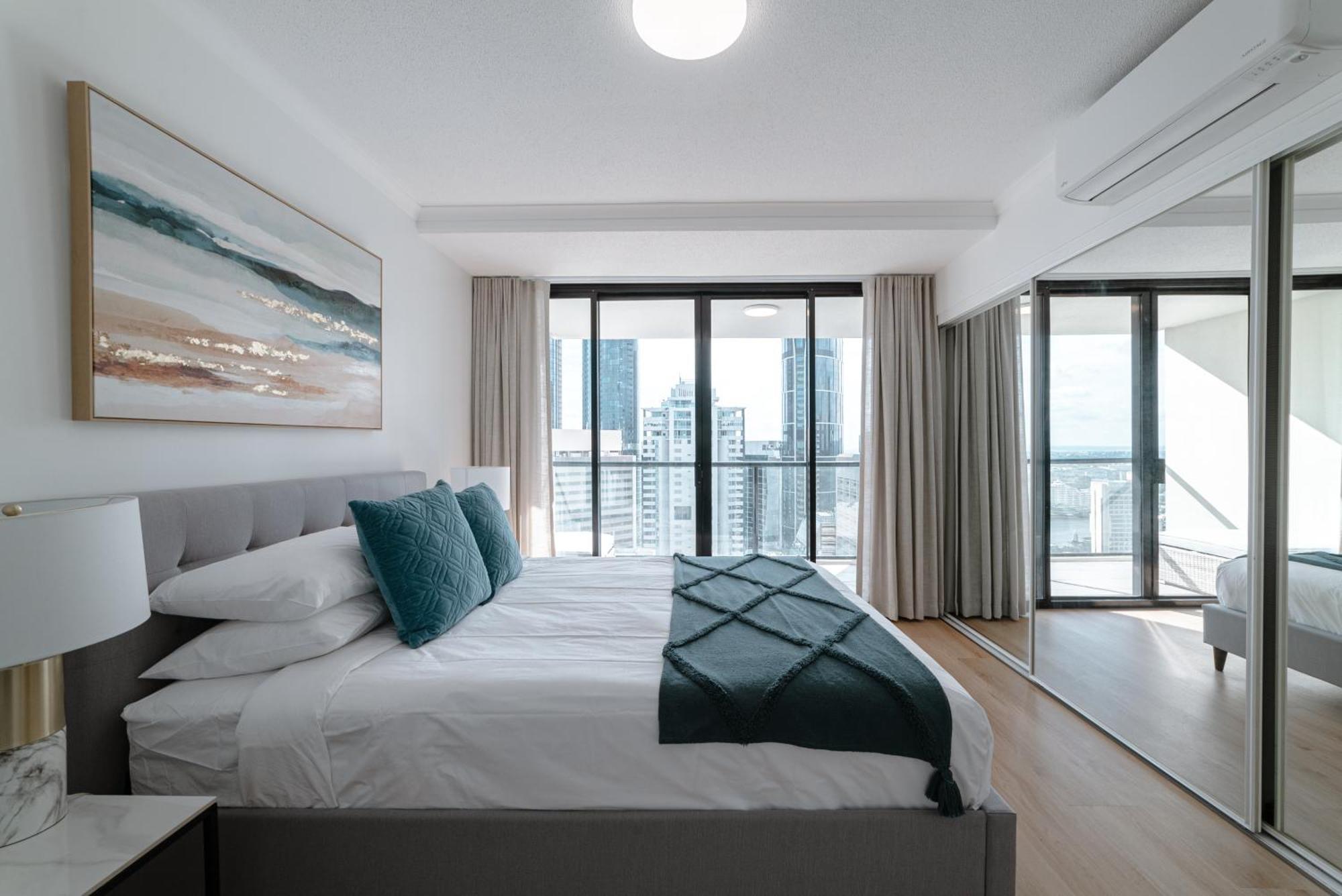 Lux 39th Floor 2br 2bath, River View, Pool, Gym, Wifi *