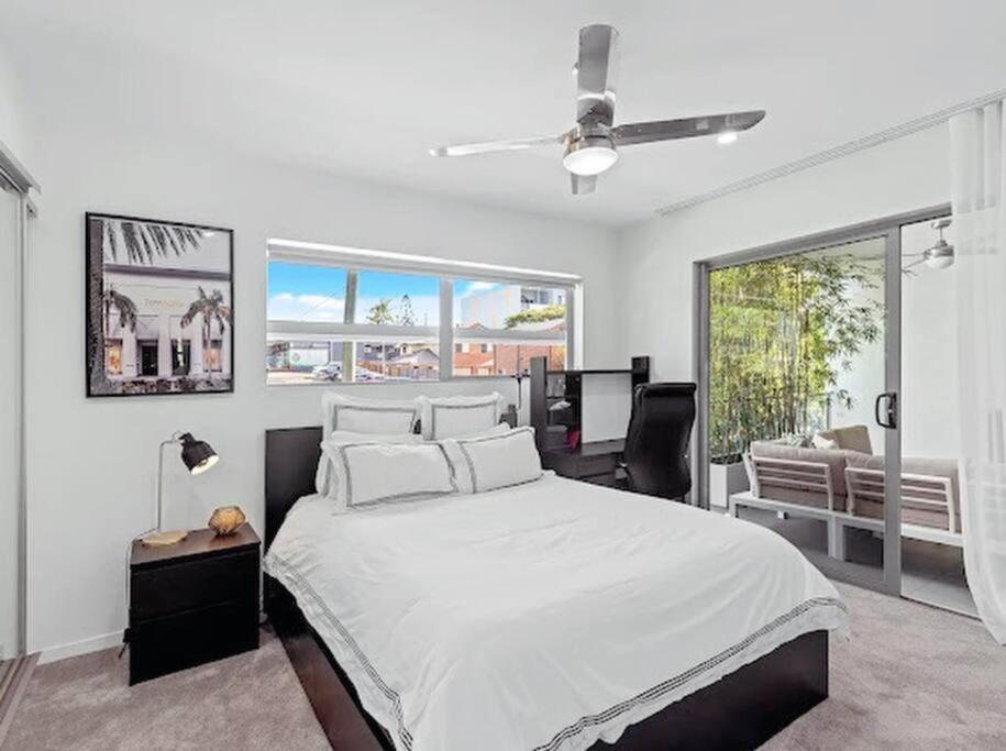 Leafy & Quiet With Big Balcony, Parking & 65