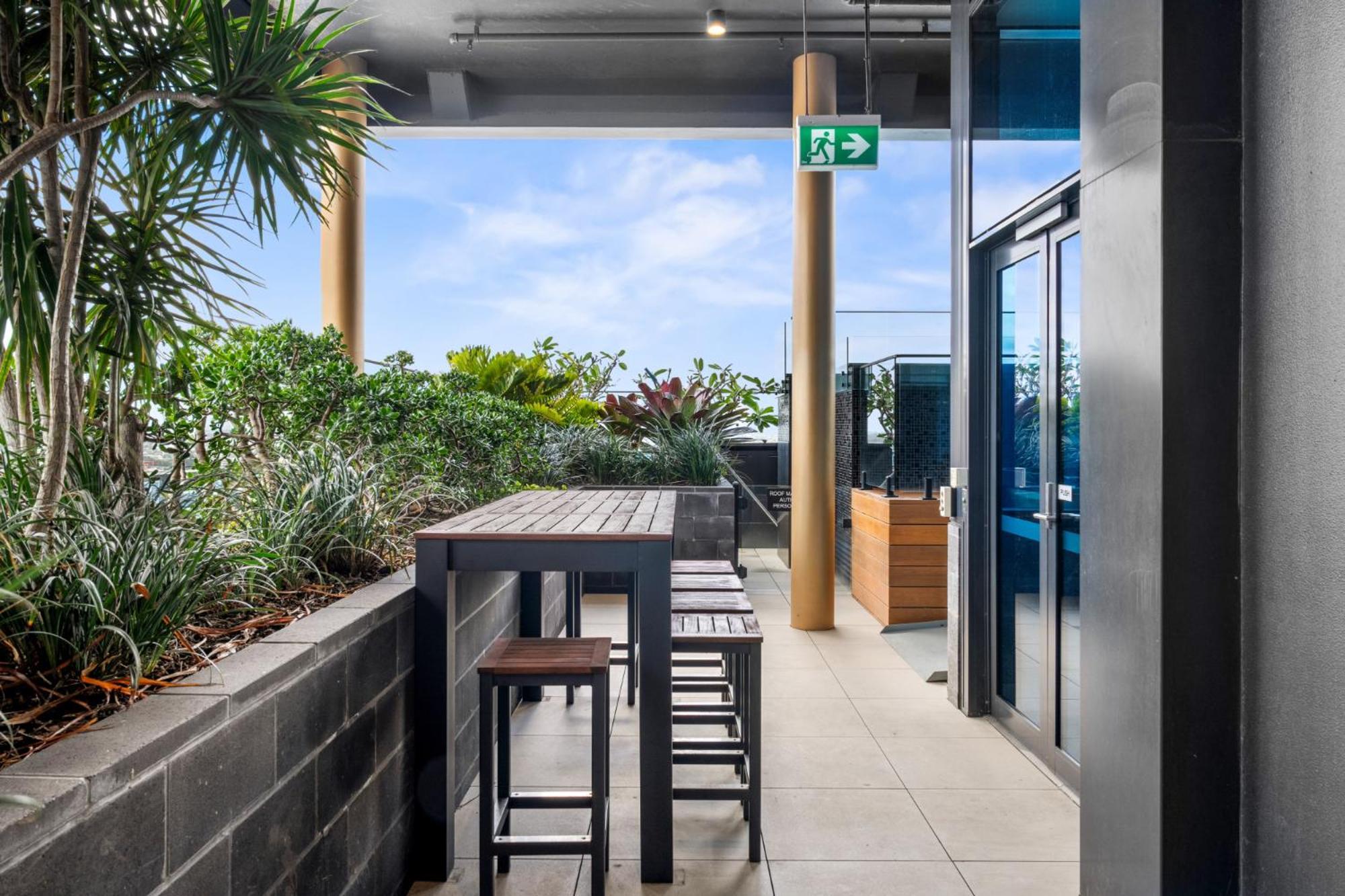 Apartment Sleek 1-bed With Rooftop Pool Brisbane