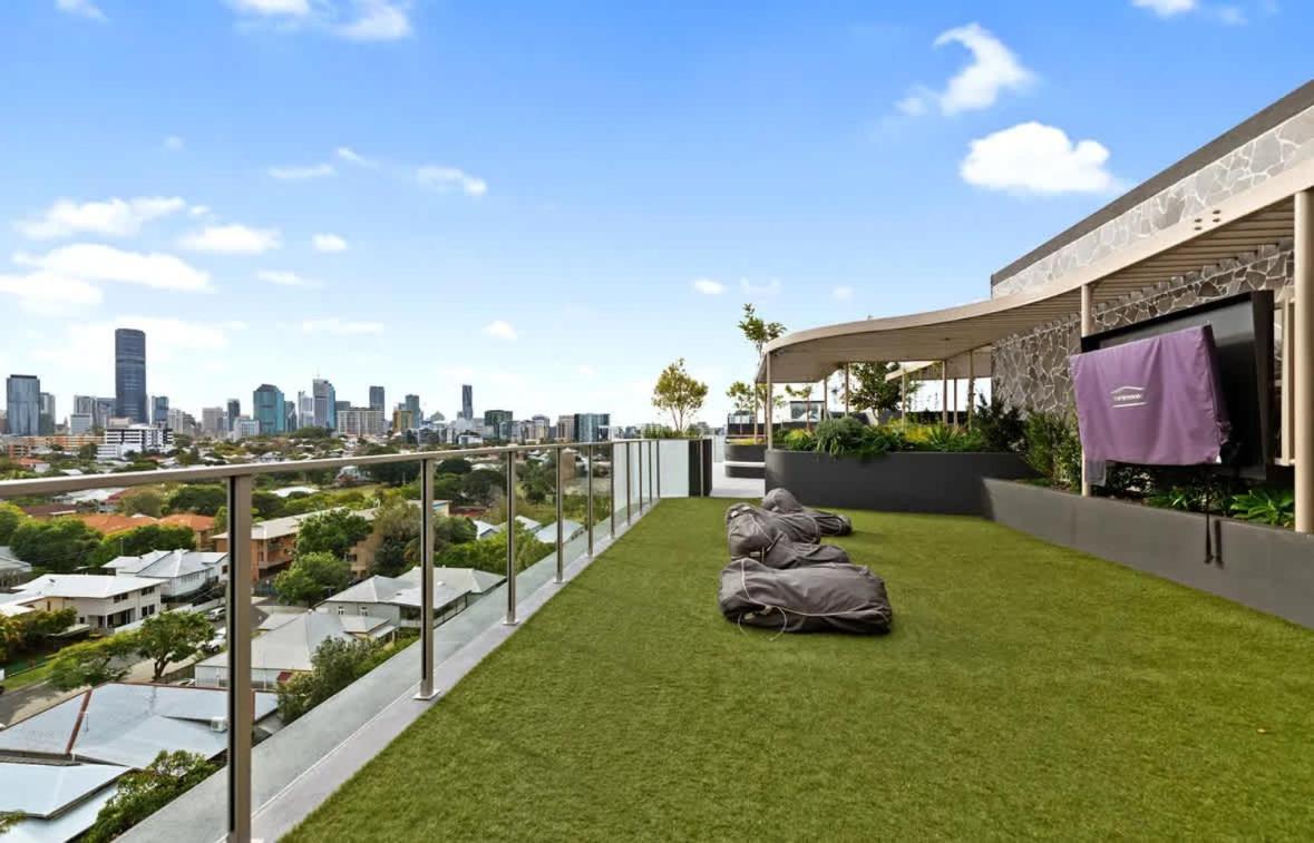 Sinclair - Free Secure Parking Apartment Brisbane